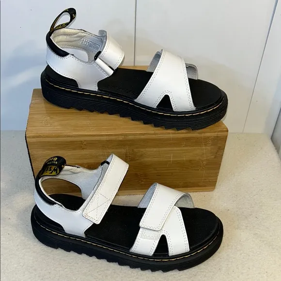 Dr. Martens Vossie White Leather Sandals (NEW) (T2S)