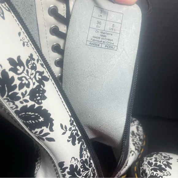 Dr Martens White/Black Flocked Damask 14 Eyelet UK 3 US 5