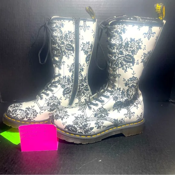 Dr Martens White/Black Flocked Damask 14 Eyelet UK 3 US 5