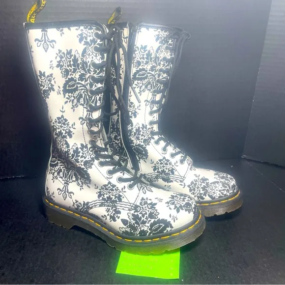 Dr Martens White/Black Flocked Damask 14 Eyelet UK 3 US 5