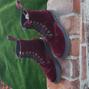 Dr Martens Womens Page Cherry Red Velvet Boots Size 8 Biker Punk Festival