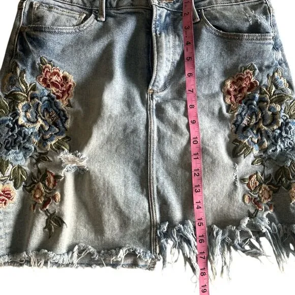 Driftwood Anthropologie Embroidered Denim Mini Skirt Distressed Hem Boho Chic 30