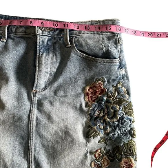 Driftwood Anthropologie Embroidered Denim Mini Skirt Distressed Hem Boho Chic 30