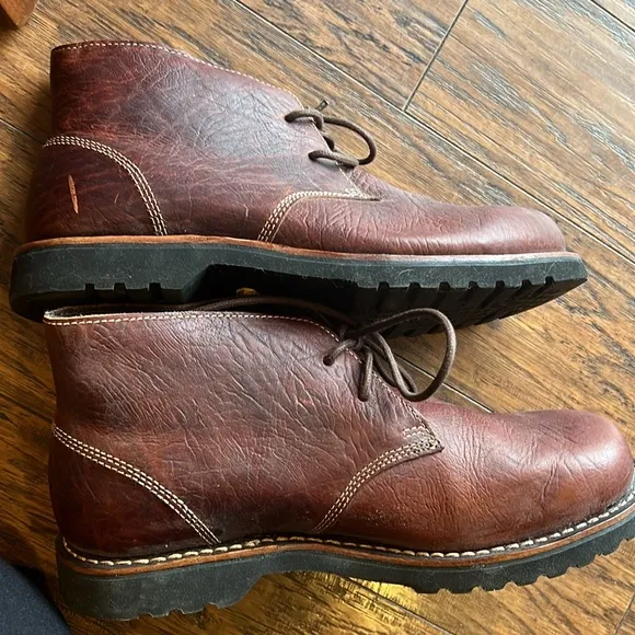 Duluth Trading Co. Men’s 12 W Chukka Boots.