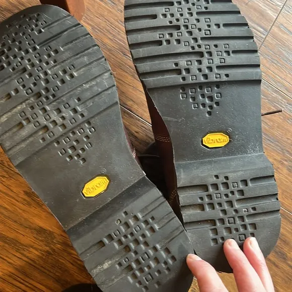 Duluth Trading Co. Men’s 12 W Chukka Boots.