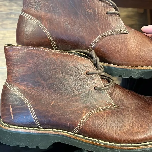 Duluth Trading Co. Men’s 12 W Chukka Boots.