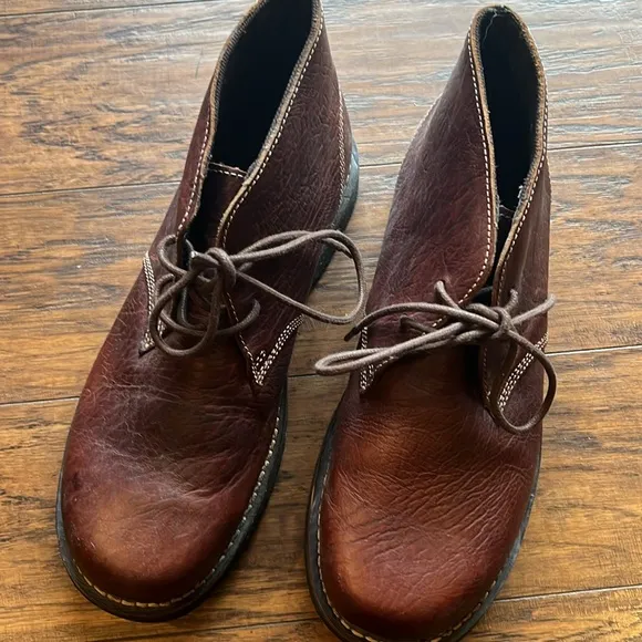 Duluth Trading Co. Men’s 12 W Chukka Boots.