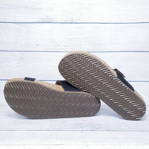 Eastland Memory Foam Nubuck Sandals sz 6.5