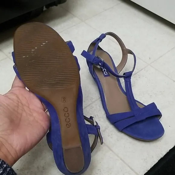 ECCO Leather sandals T-Strap