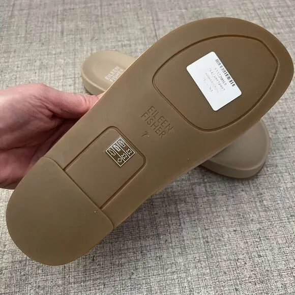 EILEEN FISHER Motion Sandal Size 7 Khaki Brown NEW Casual Comfort Modern Thong