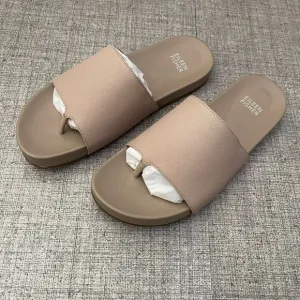 EILEEN FISHER Motion Sandal Size 7 Khaki Brown NEW Casual Comfort Modern Thong