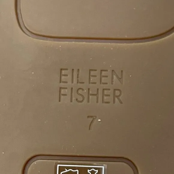 EILEEN FISHER Motion Sandal Size 7 Khaki Brown NEW Casual Comfort Modern Thong