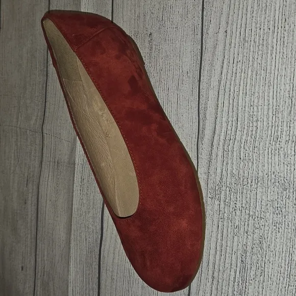 Eileen Fisher Women's Una 2 Hidden Wedge Suede Ballet Flats Cedar Red Size 8