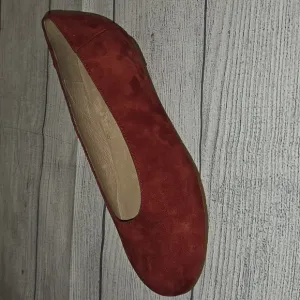 Eileen Fisher Women's Una 2 Hidden Wedge Suede Ballet Flats Cedar Red Size 8