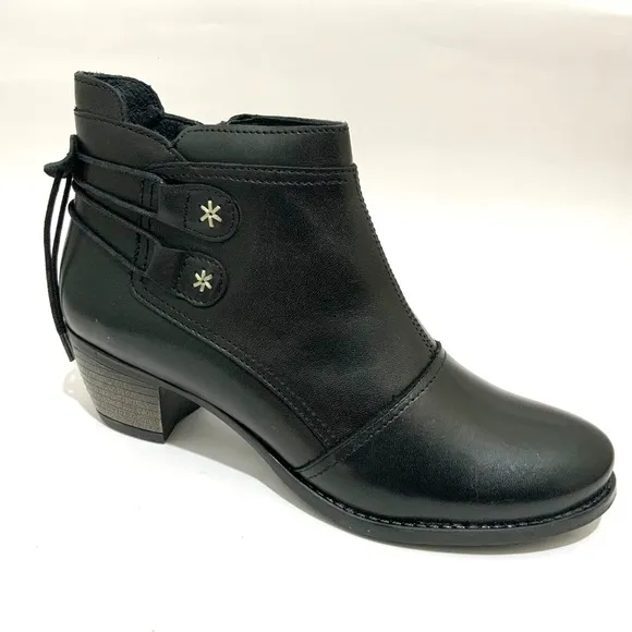 ERIC MICHEAL Casey black leather booties block heel almond toe ankle boots 39