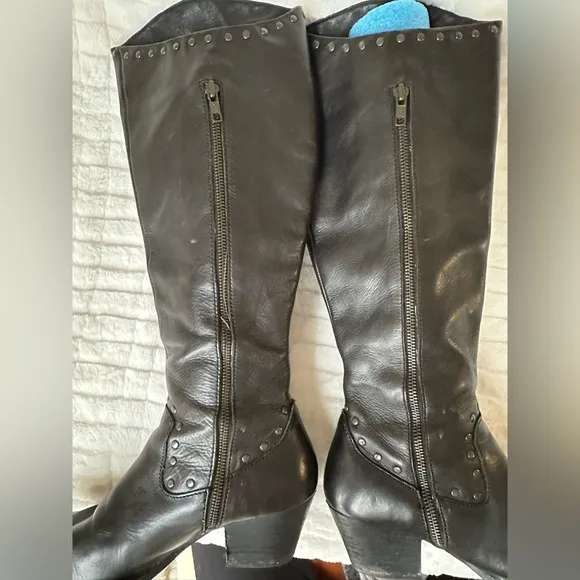 EUC BORN Kamryn Women's 8.5 Black buttery Leather Studded Knee High Riding Boots
