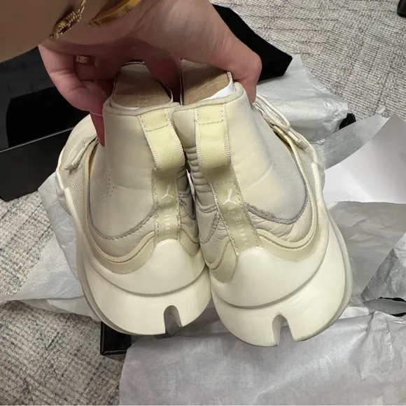EUC FENTY x PUMA by RIHANNA Trainer Sneaker Whisper White 8 Narrow Cream Hi Top