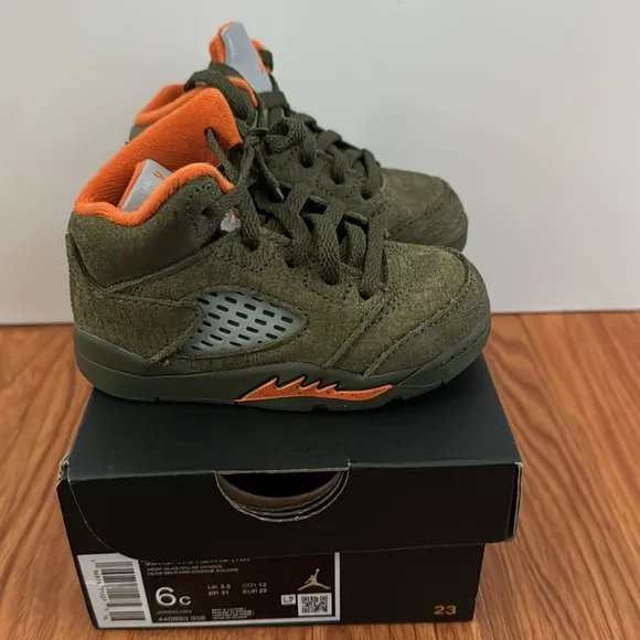 EUC JORDAN 5 Retro (TD) size 6c 🫒🧡Green&amp;Orange Sneakers Suede. Free shipping📣