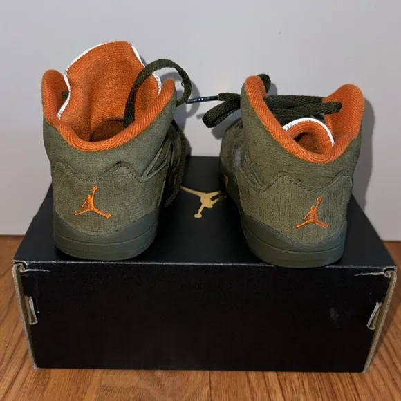 EUC JORDAN 5 Retro (TD) size 6c 🫒🧡Green&amp;Orange Sneakers Suede. Free shipping📣