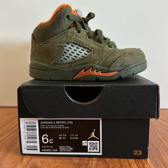 EUC JORDAN 5 Retro (TD) size 6c 🫒🧡Green&amp;Orange Sneakers Suede. Free shipping📣