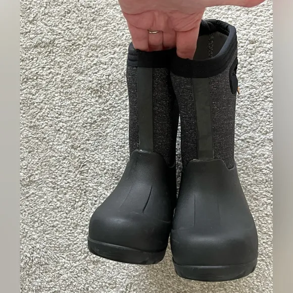 EUC North Face Toddler 2T Fleece Lined Jacket and Bogs Boots Kids Size 11