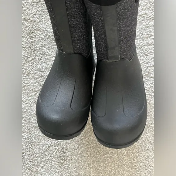 EUC North Face Toddler 2T Fleece Lined Jacket and Bogs Boots Kids Size 11