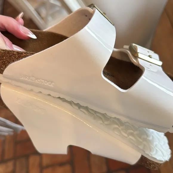 EUC Size 33/2-2.5 Kids White Birkenstock Arizona Slip-On Sandals!