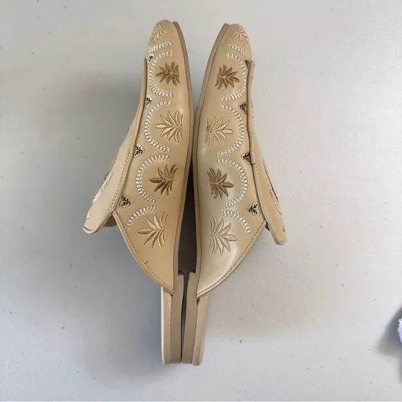 Farm Rio Beige Braided Embroidered Leather Mules Size 8 Slip On Boho Palm Tree
