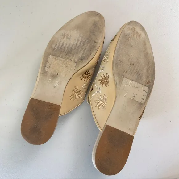Farm Rio Beige Braided Embroidered Leather Mules Size 8 Slip On Boho Palm Tree