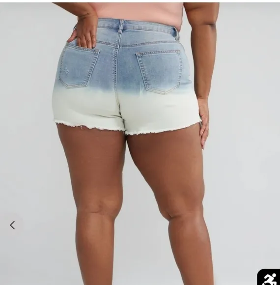 ⚘️Fashion to figure 18 Mid Rise Dip Dye Cutoff Shorts