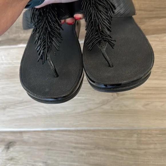 Fitflop 8 Rumba toe post thong sandals