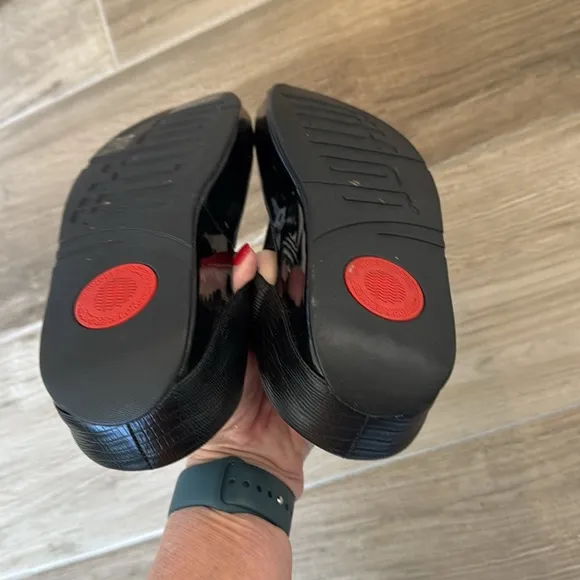 Fitflop 8 Rumba toe post thong sandals