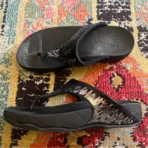 FitFlop Electra Women Black Sequin Shiny Thong Wobbleboard Sandals 10