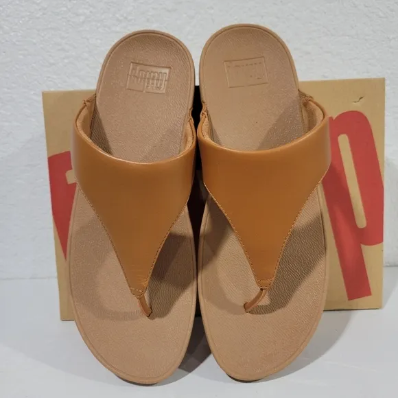 Fitflop LULU Leather Toe-Post Sandals| Sz 9| Light tan