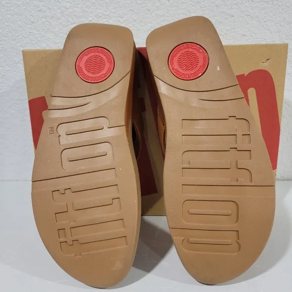 Fitflop LULU Leather Toe-Post Sandals| Sz 9| Light tan