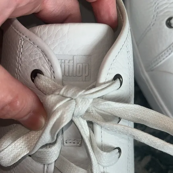 FitFlop Men's Christophe Toe Cap Urban White Leather Sneakers size 11
