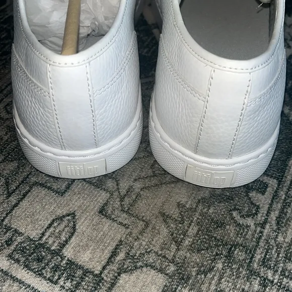 FitFlop Men's Christophe Toe Cap Urban White Leather Sneakers size 11