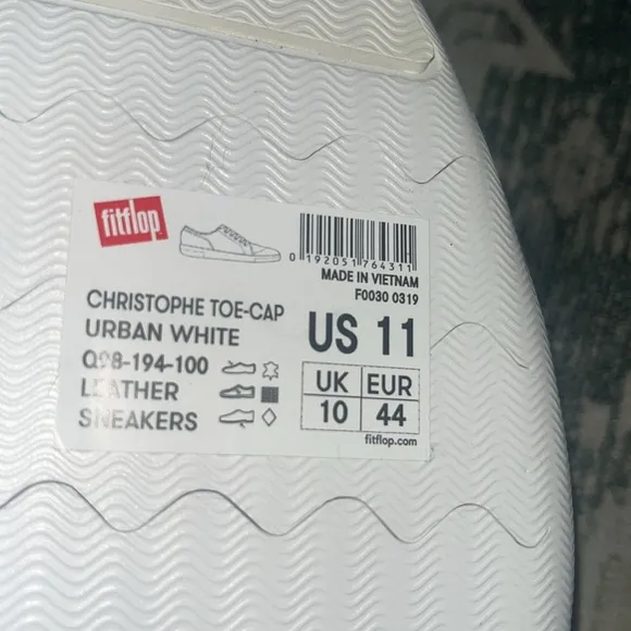 FitFlop Men's Christophe Toe Cap Urban White Leather Sneakers size 11