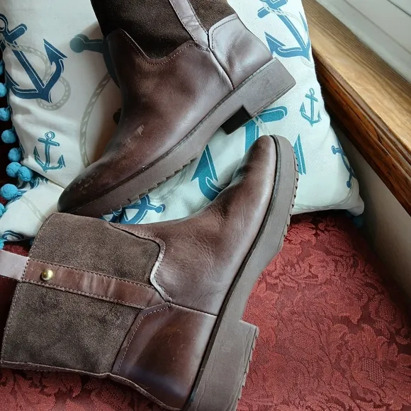 🧭FitFlop Signey Mixte Leather Ankle Boots 9