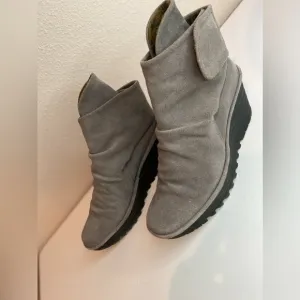 FLY London~Buttery Soft Suede Leather Ruched Ankle Wedge Boots~Size 8-8.5 EU39