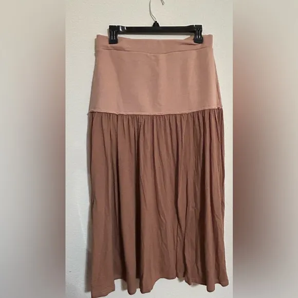 Free-Est Onyx Skirt.Color Latte
