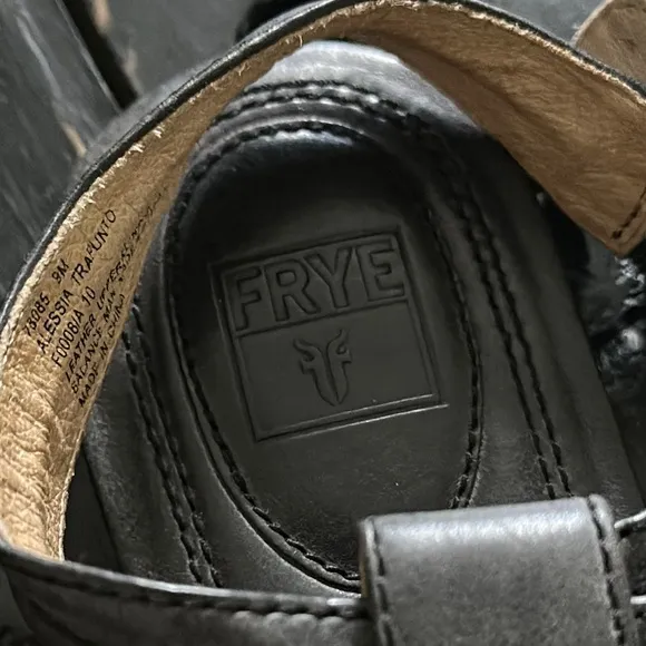 FRYE Alessia Trapunto Charcoal Gray Leather  Sandals