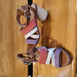 Frye and Co. Leiah  mixed color strap sandals size 7.5