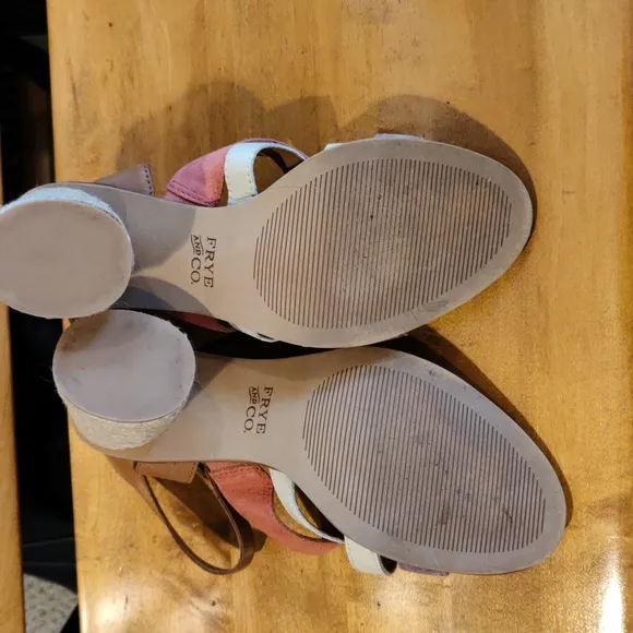 Frye and Co. Leiah  mixed color strap sandals size 7.5
