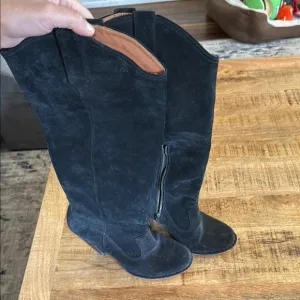 Frye suede black womens heeled boots with Leather Interior