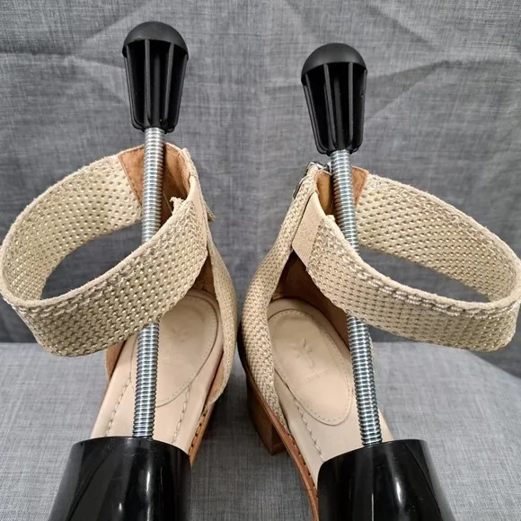 Frye Womans Brielle Back Zip Ankle Strap Heels Sandals Size 8.5M