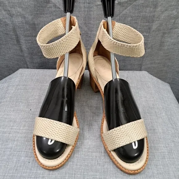 Frye Womans Brielle Back Zip Ankle Strap Heels Sandals Size 8.5M