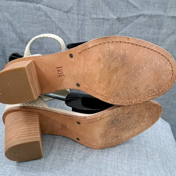 Frye Womans Brielle Back Zip Ankle Strap Heels Sandals Size 8.5M