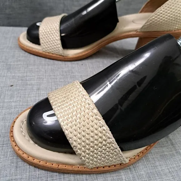 Frye Womans Brielle Back Zip Ankle Strap Heels Sandals Size 8.5M