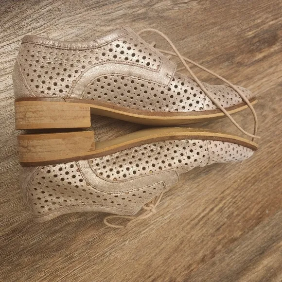 Gee Wawa Anthropologie Emily oxfords rose gold shimmer genuine leather size 37